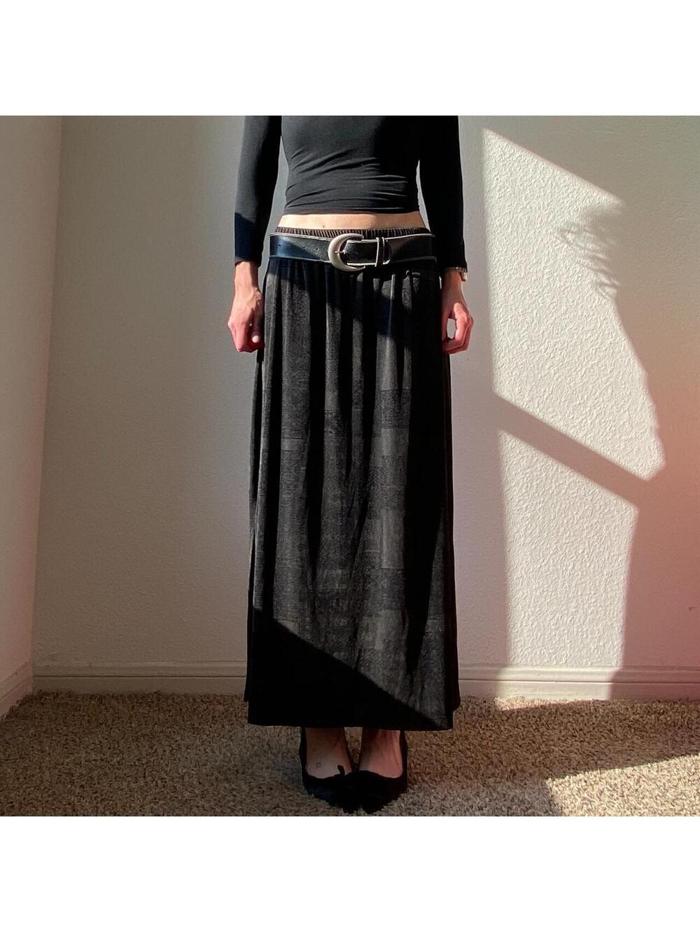 Vintage 90s / y2k low rise grey and black patterned maxi skirt